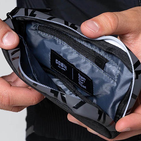 Funda Gobik Essential 2.0 True Black