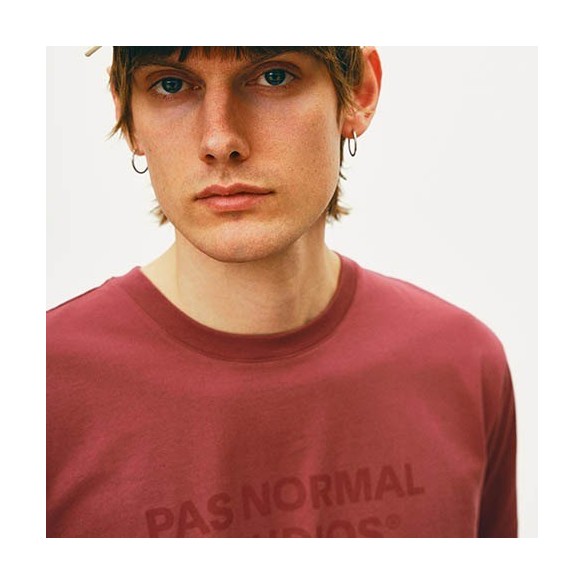 Camiseta Casual Pas Normal Studios Off-Race Logo
