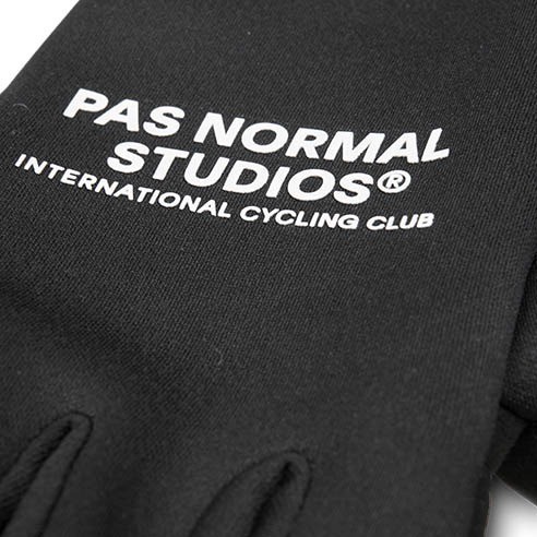 Guants Pas Normal Studios Logo Transition