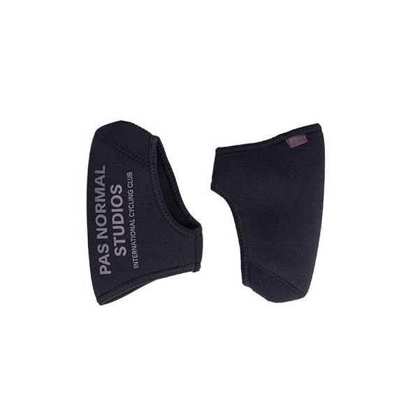 Punteres Pas Normal Studios Logo Toe Cover