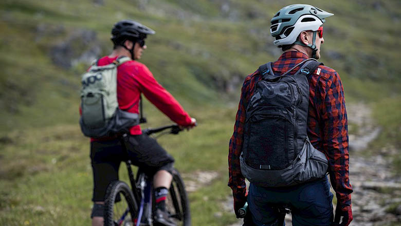 En estos portabidones para mountain bike podrás llevar mucho más que agua